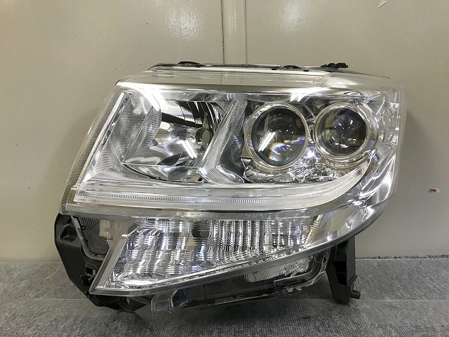 □□ 2109-Nn5 ダイハツ 純正 LA600S LA610S タント カスタム 前期 LED