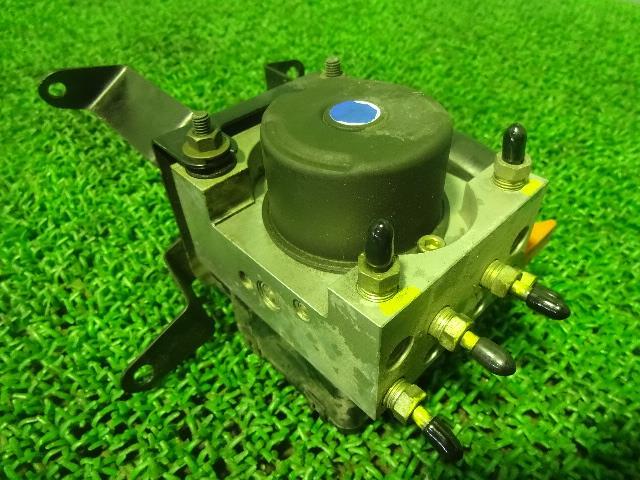アクチュエーター フィット ABS ホンダ(純正)ABS GD1 -gd1 absの中古品 
