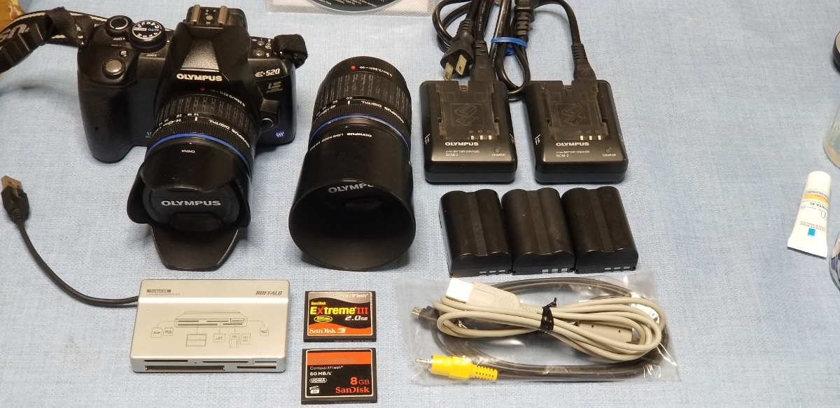 OLYMPUS E-520 ダブルズームキット 中古】OLYMPUS E-520 ダブルズームキット + いろいろ ※何も足さずに