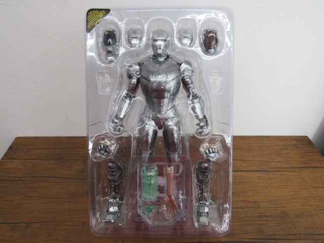 HOTTOYS ウルトロン・マーク1 アベンジャーズ