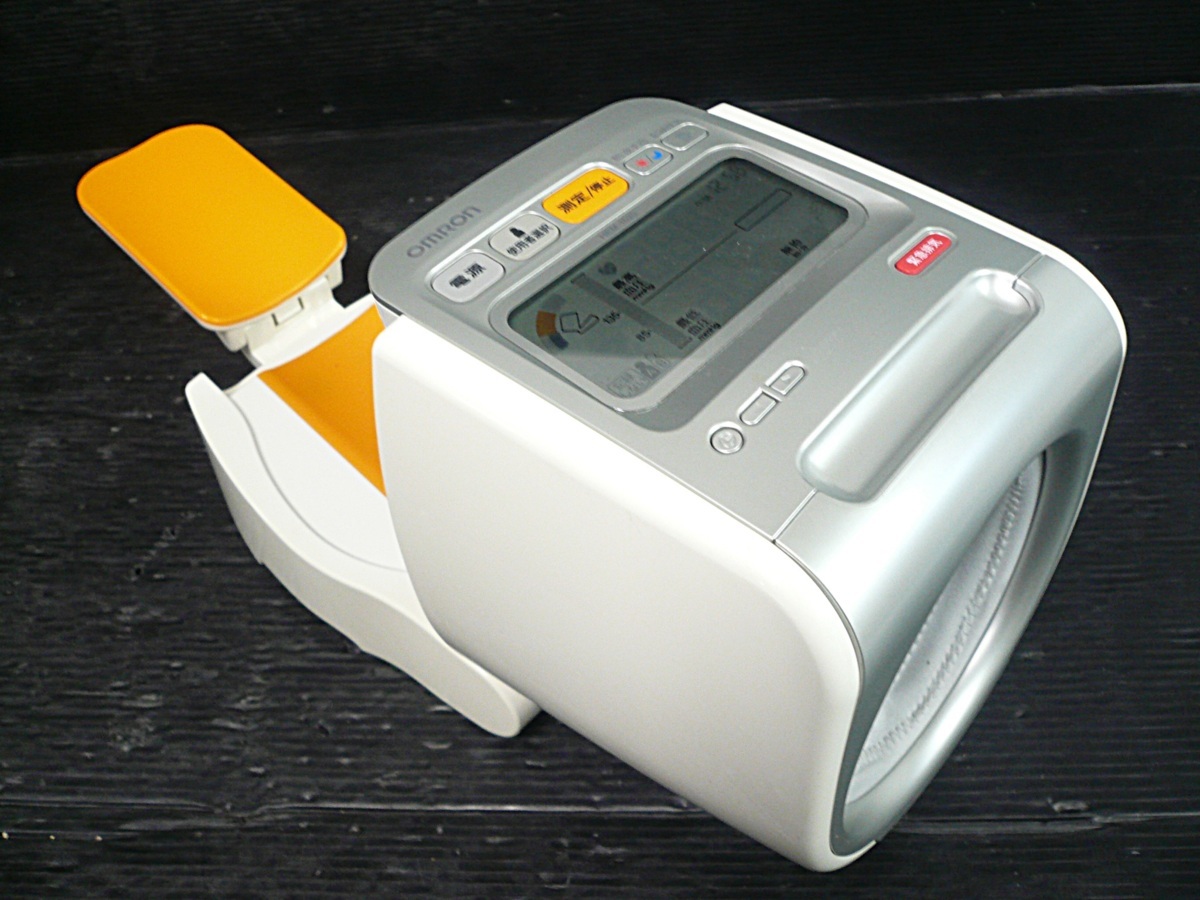 OMRON 血圧計 HEM-1020 上腕式 スポットアーム デジタル 自動 オムロン