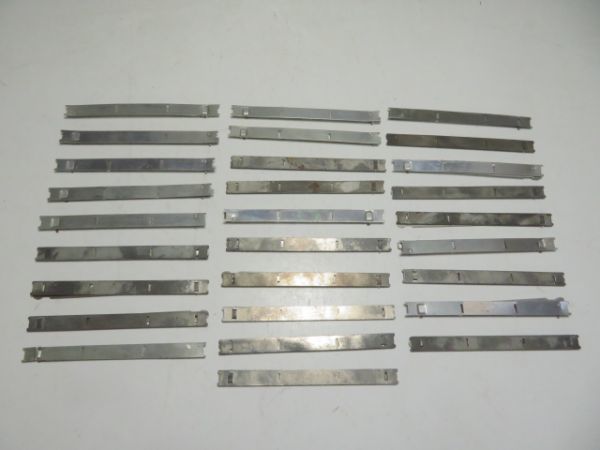 953/☆略綬板3連 取付金具27点 デットストック 日本軍 旧日本軍 軍物 3吊 総重量157g程 ミリタリー