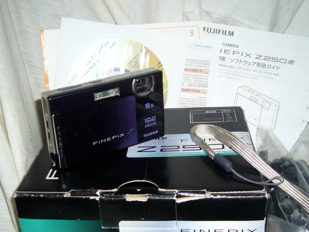 FUJIFILM FinePix Z250fd (1000万画素・光学5倍)元箱・バッテリー他付き_5