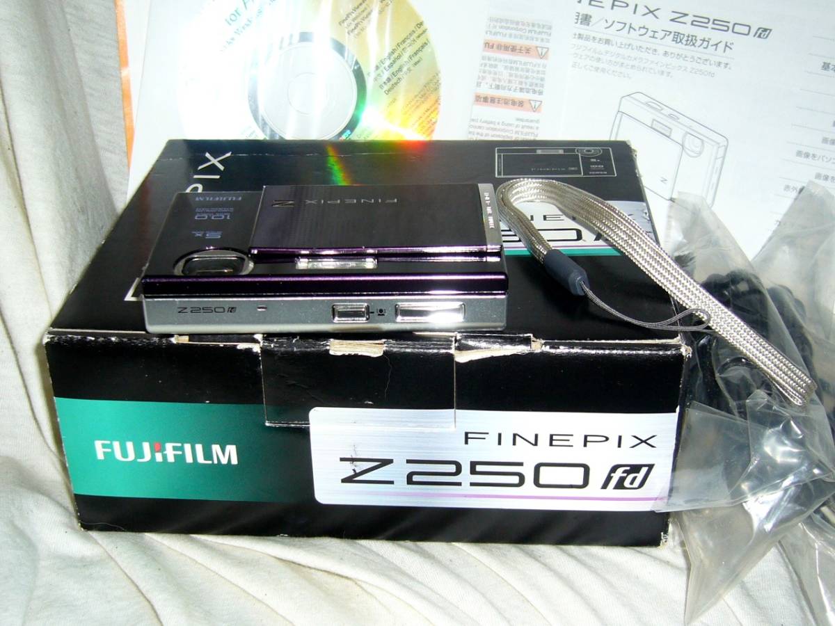 FUJIFILM FinePix Z250fd (1000万画素・光学5倍)元箱・バッテリー他付き_6