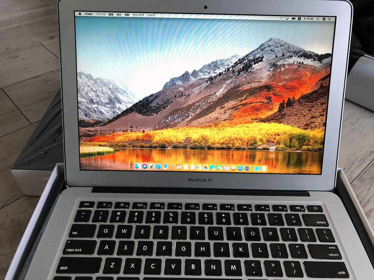 MacBook Air 13インチ／ Core i7-1.8Ghz／メモリ4G／SSD256G／英語キーボード／バッテリー交換済み／新品バッテリー付き／VGAアダプタ付き_1