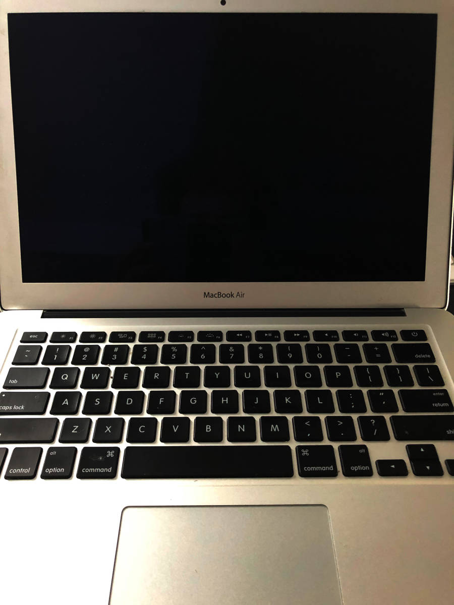 MacBook Air 13インチ／ Core i7-1.8Ghz／メモリ4G／SSD256G／英語キーボード／バッテリー交換済み／新品バッテリー付き／VGAアダプタ付き_4