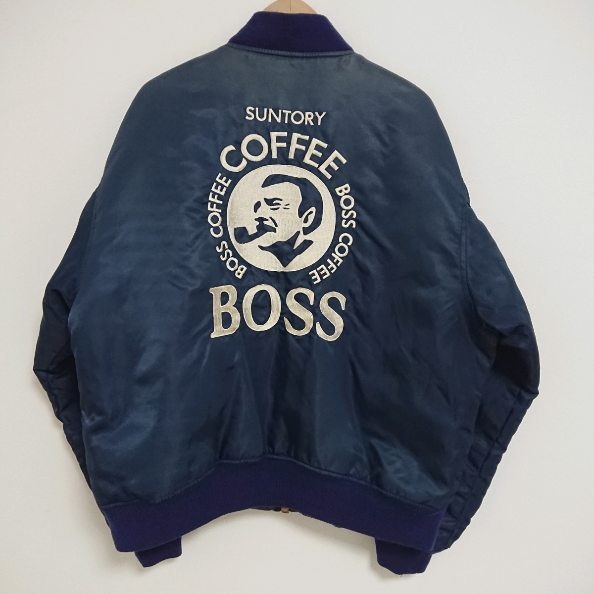 【安い，人気SALE】 ボスジャン 刺繍 MA-1 ネイビー サントリー 初代 ２代目 SUNTORY BOSS ノベルティ 懸賞品 非売品(サントリー)｜売買されたオークション情報、yahooの商品情報をアーカイブ公開 - オークファン サントリー