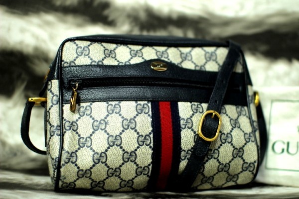 ■超美品■GUCCI オールドグッチ■PVCレザー■シェリー GG柄■ショルダー バッグ■紺 赤 ネイビー■イタリア製■人気 ヴィンテージ■