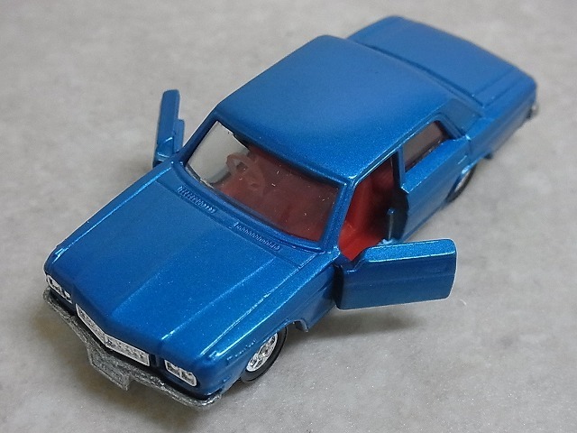 トミカ 黒箱 日本製 No.81 ニッサン プレジデント NISSAN PRESIDENT