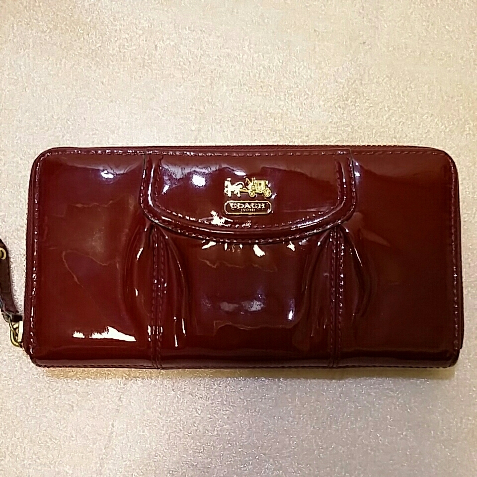  １円スタート コーチ エナメルラウンド財布 鳥鷹1902(女性用財布)｜売買されたオークション情報、yahooの商品情報をアーカイブ公開 - オークファン 服飾小物