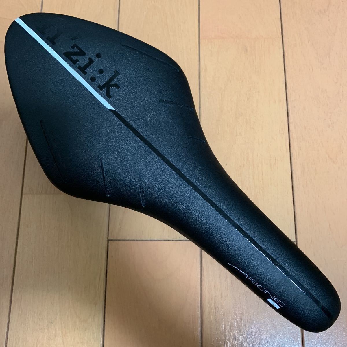 【1円スタート】fizik　ARIONE　フィジーク アリオネ00 　サドル　バルク品 【新品】