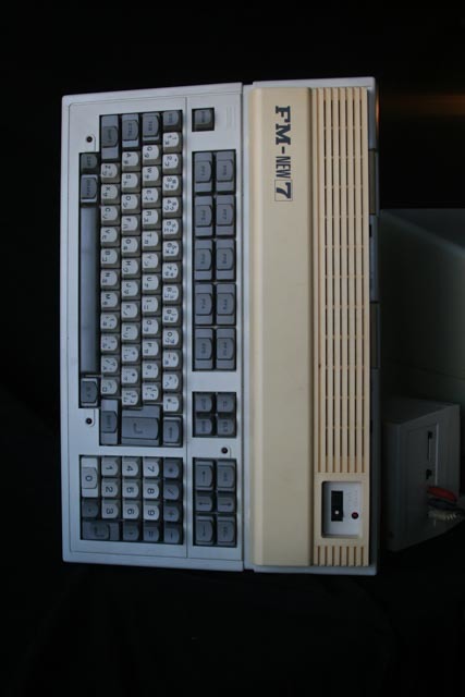 FUJITSU 富士通 FM-NEW 7 本体 80年代8ビットパソコン希少 レトロ NEC