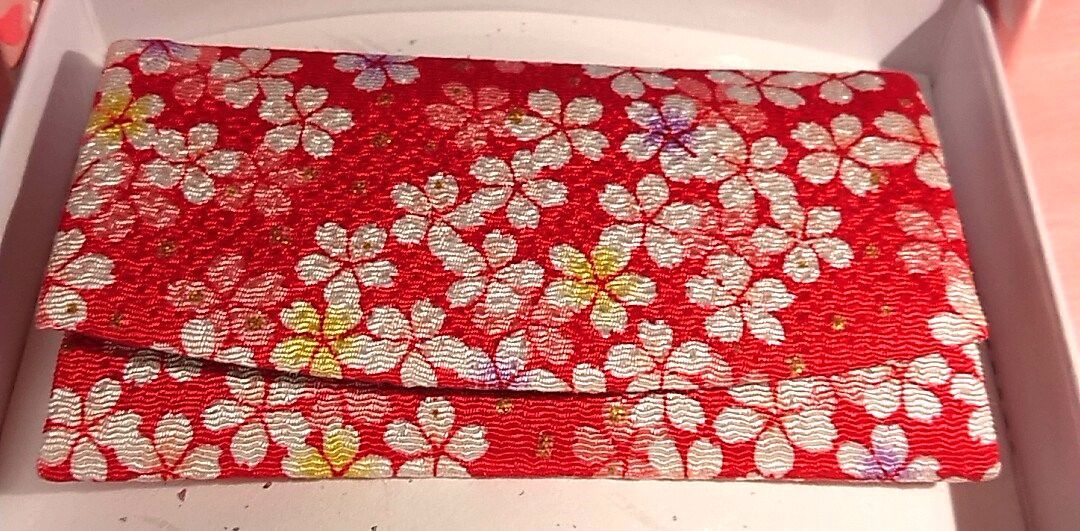 ●国産さつまつげ つげ櫛 柘植櫛●半月櫛 携帯用ちりめんケース付き●新品未使用●