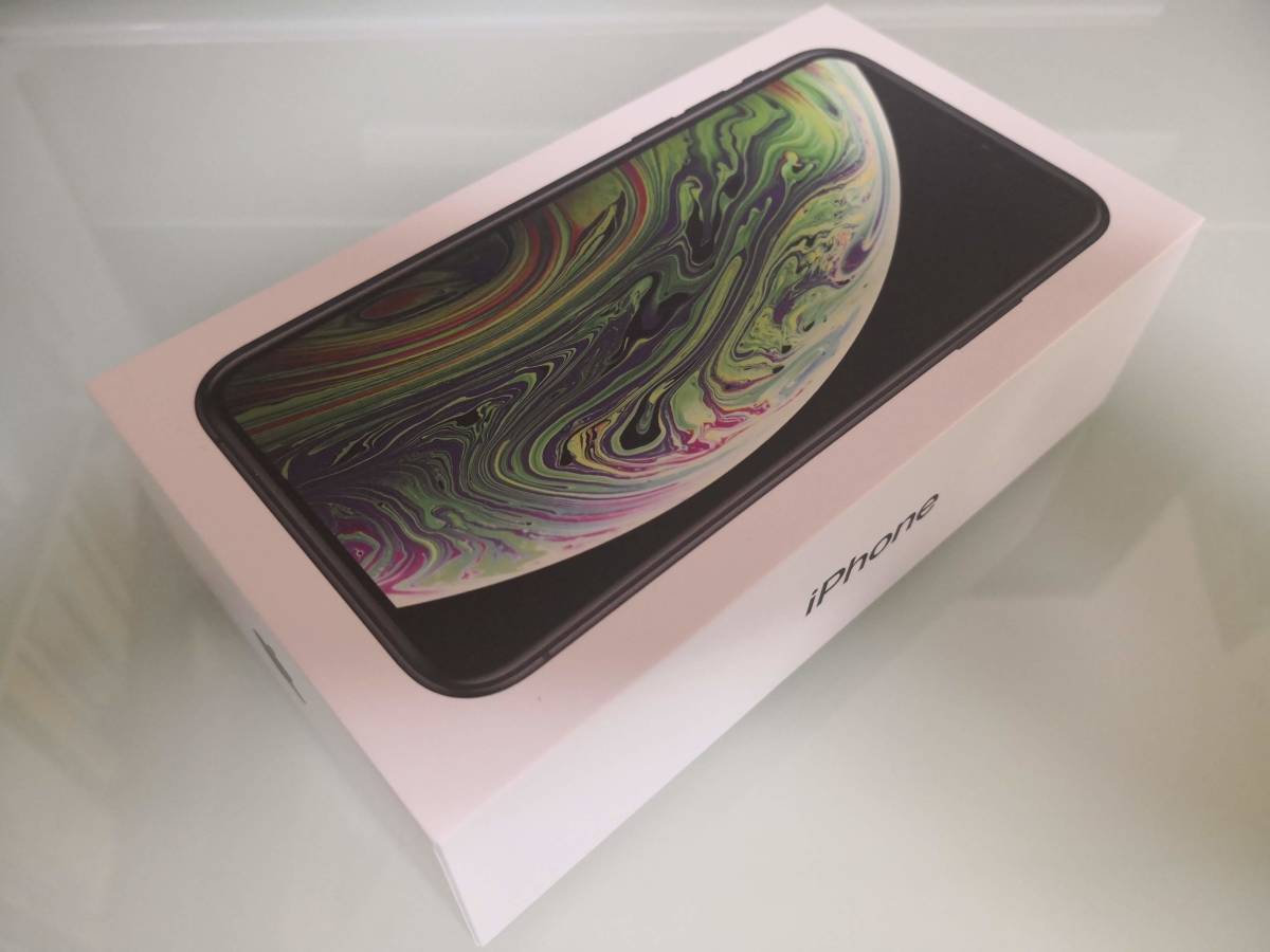 新品未使用 ドコモ iPhone Xs 64GB スペースグレイ SIMロック解除済 ・おまけ付き_1