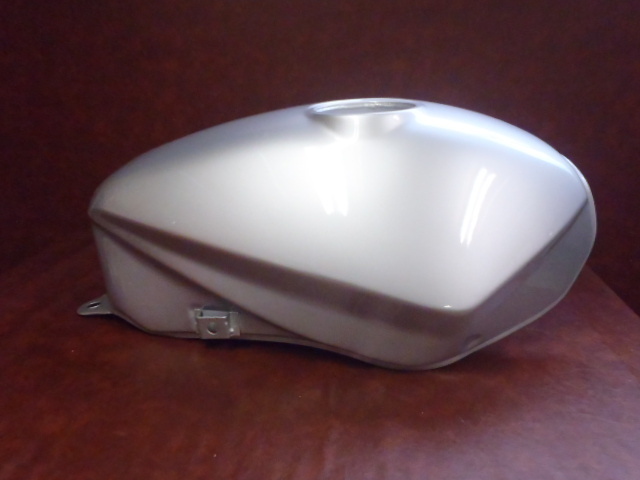 SUZUKI スズキ/GSX250S KATANA/純正タンク スズキ・GSX250sカタナ 純正燃料タンク フューエルタンク GJ76A