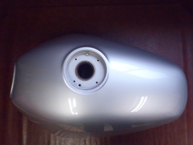 スズキ・GSX250sカタナ 純正燃料タンク フューエルタンク GJ76A