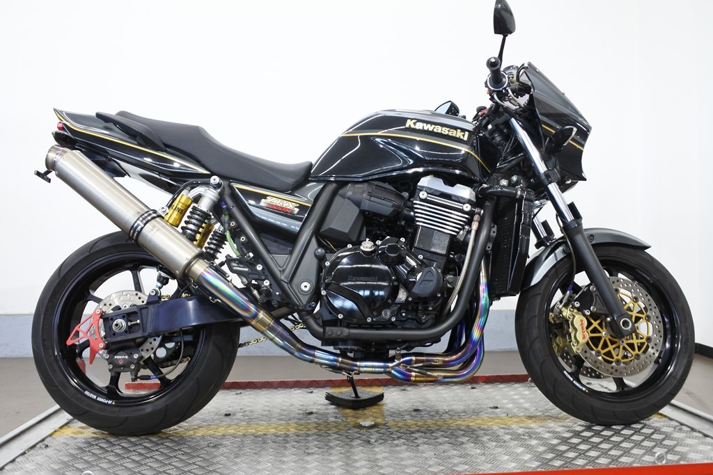 ななです。 22294】ZRX1200 DAEG 2009年モデル ホイール・スイングアーム