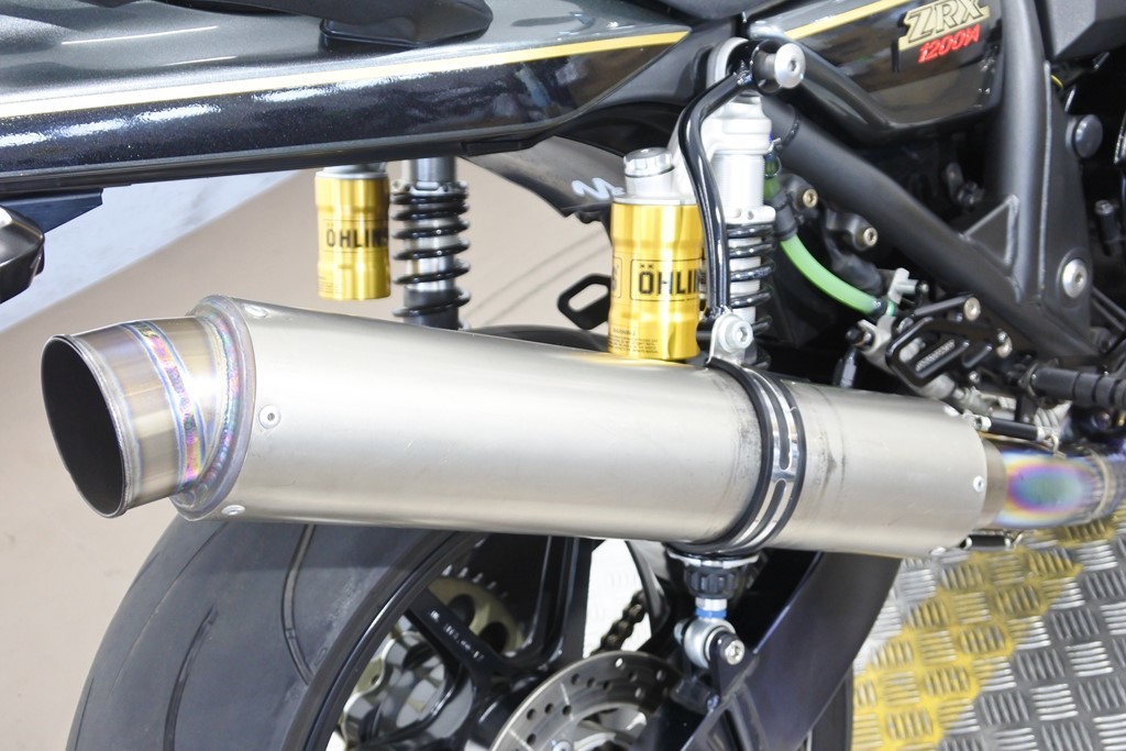 ななです。 22294】ZRX1200 DAEG 2009年モデル ホイール・スイングアーム