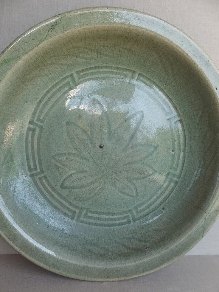 中国　龍泉窯　青磁　陰刻　花文　鉢　M　R8813 中国 龍泉窯 青磁 陰刻 花文 鉢 M R8813 中国 龍泉窯 青磁 陰刻 花文