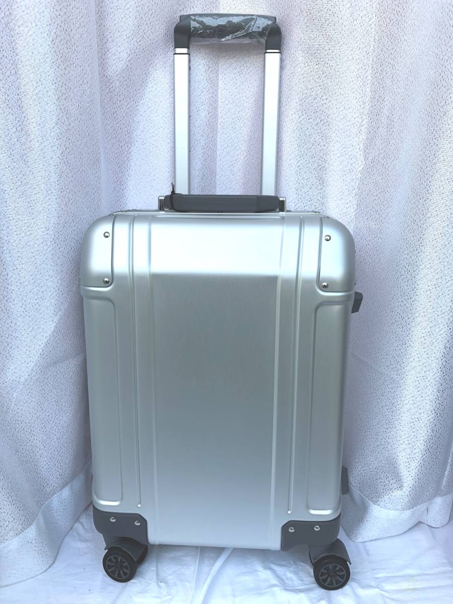 9.送料無料 ZERO HALLIBURTON ゼロハリバートン GEO3.0 ZRG2519-SI 31L 4輪アルミ