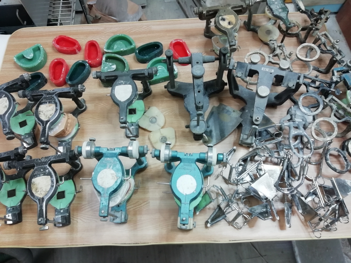 歯科技工士咬合器一般的な実験室の機械的咬合器 半調節性咬合器 歯科 
