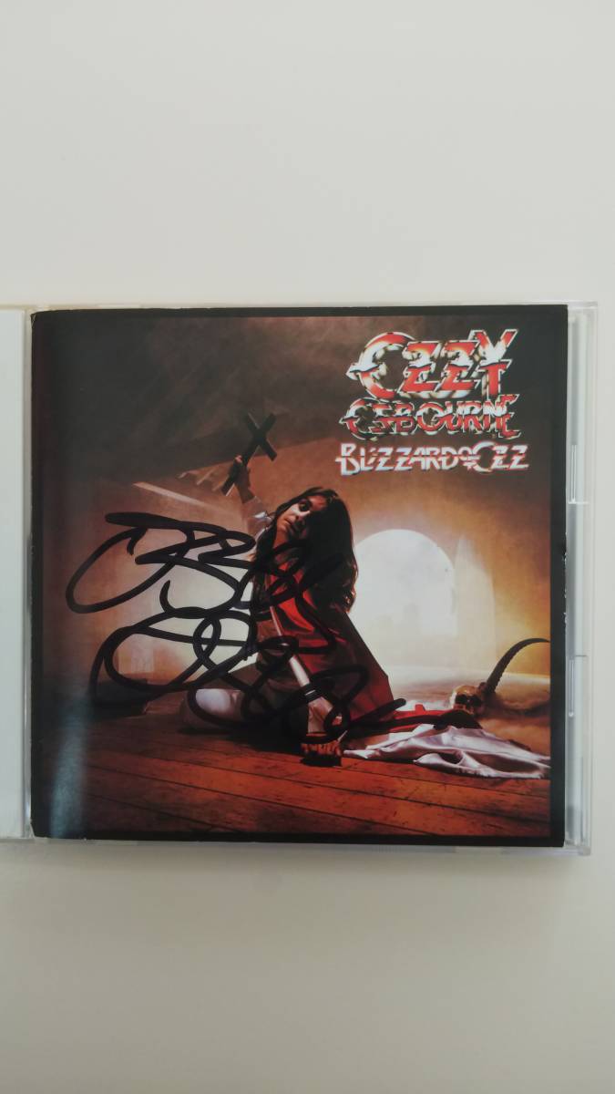 レア オジー・オズボーン 直筆サインCD ozzy osbournde - メルカリ
