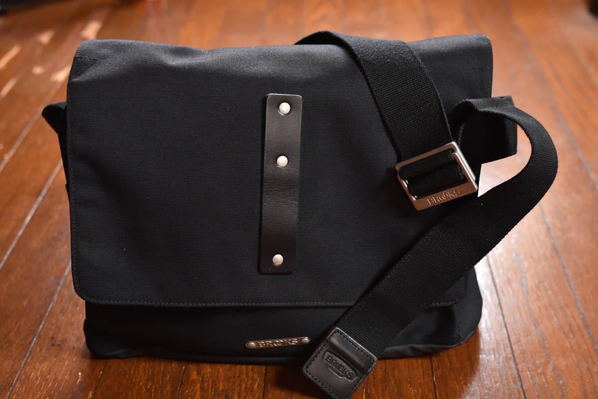 Brooks Shoulder Bag Euston Medium England Asphalt 13L EUSTON