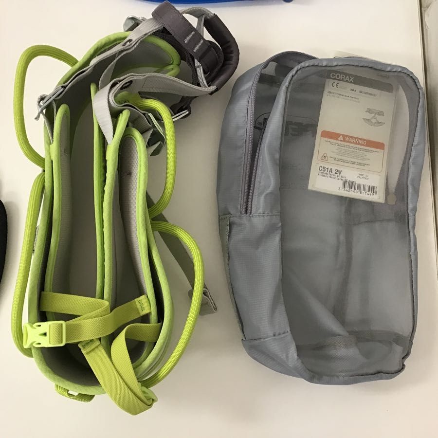 【現状】トレッキング 登山 アウトドア用品 グッズ ロープ ， ブレーキングディバイス ， 腰ベルト ， グローブ ， 救護用品 他