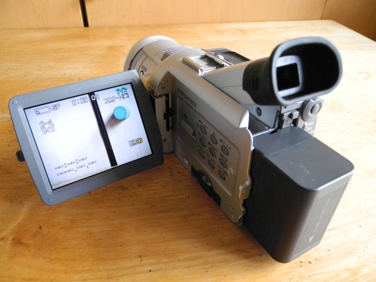 Panasonic NV-MX5000 デジタルビデオカメラです。ミニDVテープに、良好