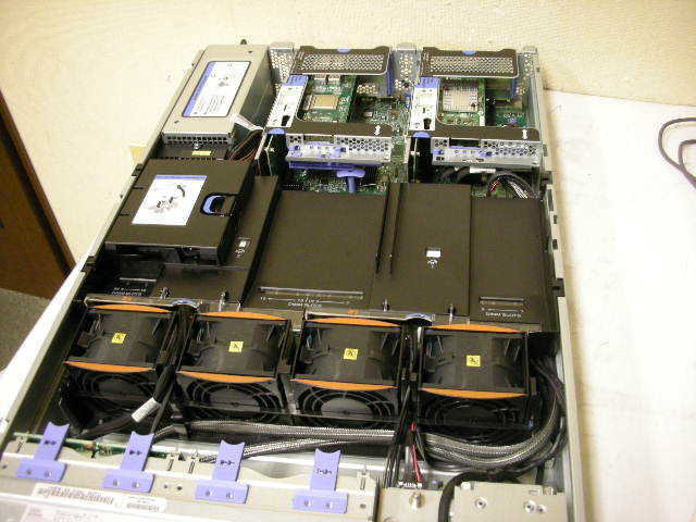 IBM System x3650 M4(7915-G2J)Xeon 8Core E5-2650 2GHz 2CPU/256GB/146GB(SAS) x 3 + 300GB(SAS) x 5_4