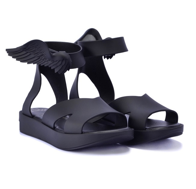 送料無料】新品22cmブラックロッキンホース melissa vivienne Rocking