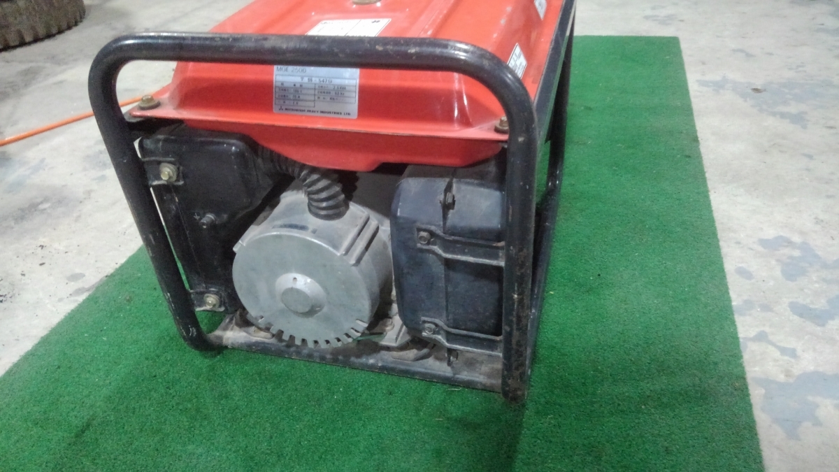 ミツビシ エンジン発電機 実動 中古 MGE2500 H 新ダイワ公式 EG2600-B 