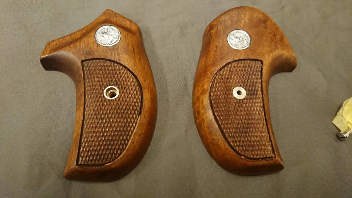 S&W Jフレーム用 木製グリップ お得，安い 【公式通販】