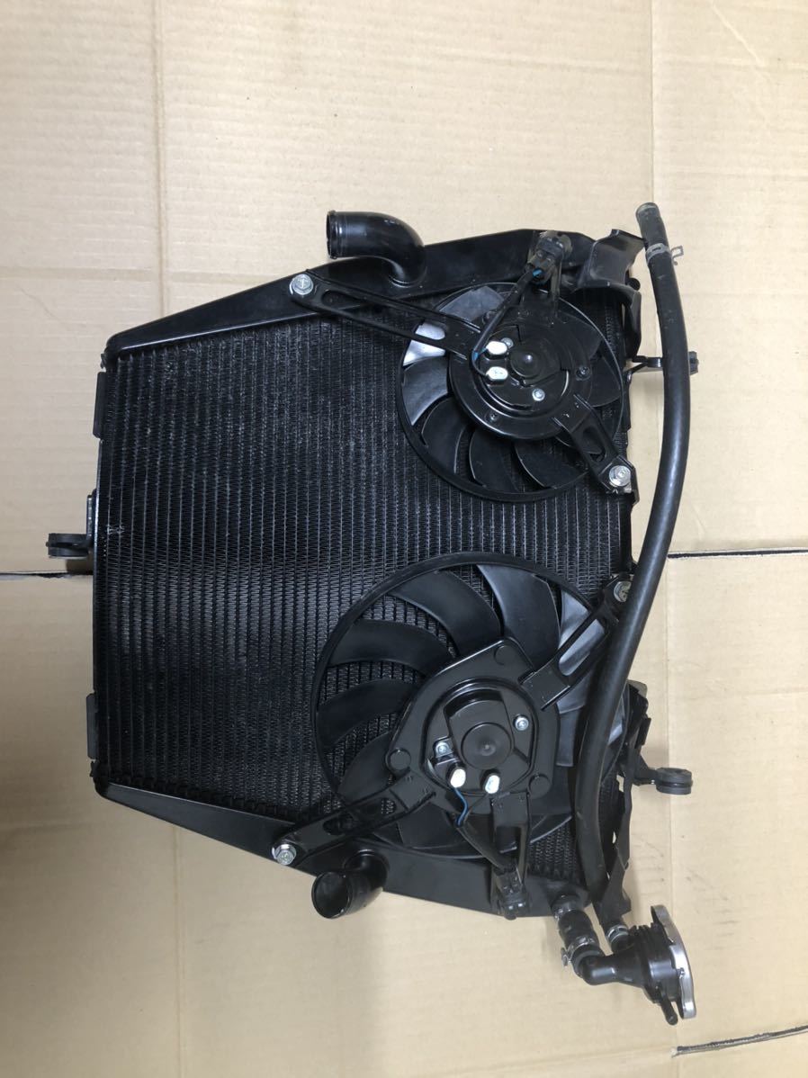 CBR1000RR 59後期 ラジエーターファン付き CBR1000RR SC77 純正ラジエーター ファン付き 流用などにも 綺麗