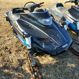 YAMAHAのスノーモービルVMAX600セル、リバース付き！ジャンク品 スノー