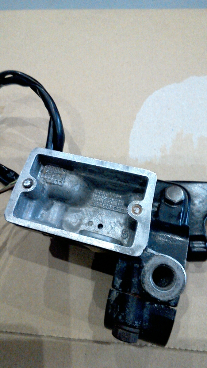 RZ250(4L3) フロントブレーキキャリパー 分解確認済み 値下げ ヤマハ
