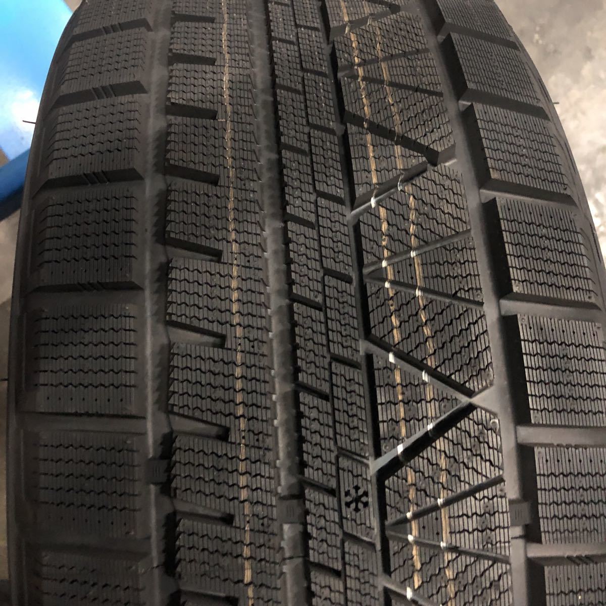 新品　VITOUR アイスライン　265/65R17 18年製　4本_2