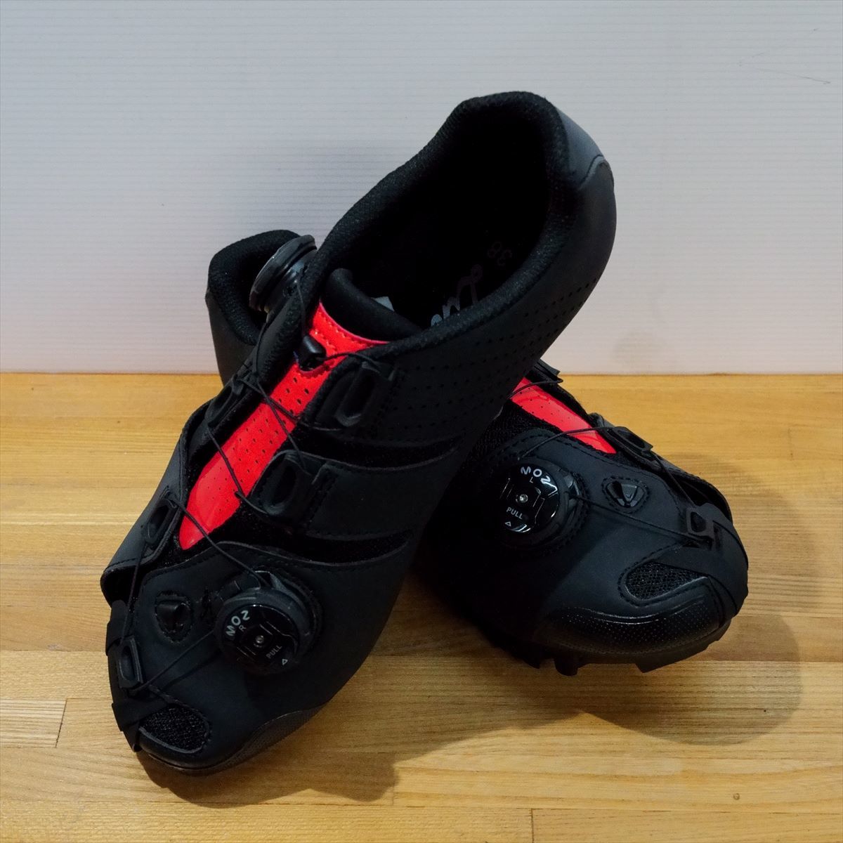 定番，大得価 マジ LINTAMAN リンタマン ADJUST MTB COMP マットブラック/レッド 38(23cm～)｜売買されたオークション情報、yahooの商品情報をアーカイブ公開 - オークファン 23cm～