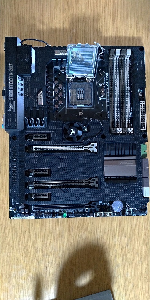 SABERTOOTH Z87 マザーボード ジャンク PC/AT互換機 マザーボード