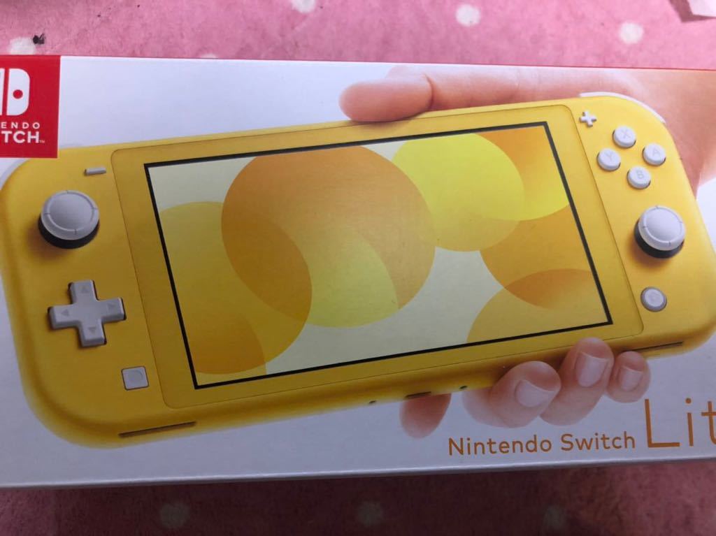 美品 ニンテンドー スイッチライト switch lite イエロー 本体 任天堂