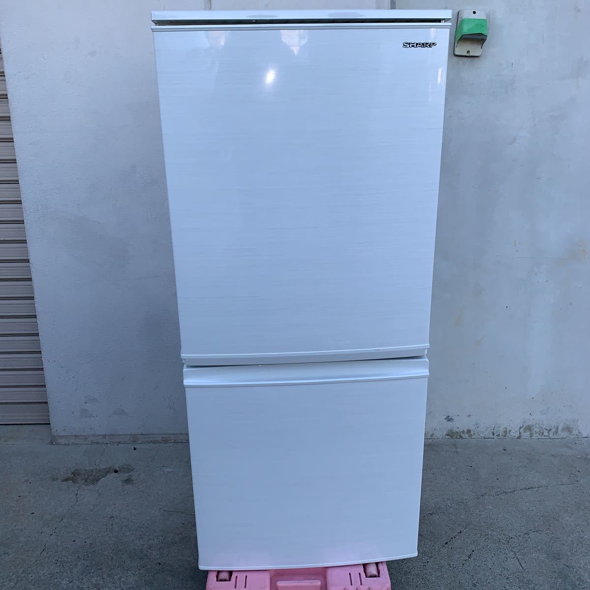 通販卸し売り 中古美品！SHARP シャープ ノンフロン冷凍冷蔵庫 137L SJ 