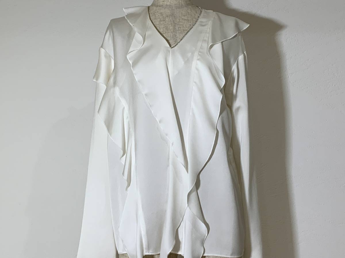 激安大特価，100%新品 53 900円 KING MORABITO GLOSSY ブラウス 9 Perl White(Mサイズ)｜売買されたオークション情報、yahooの商品情報をアーカイブ公開 - オークファン Mサイズ