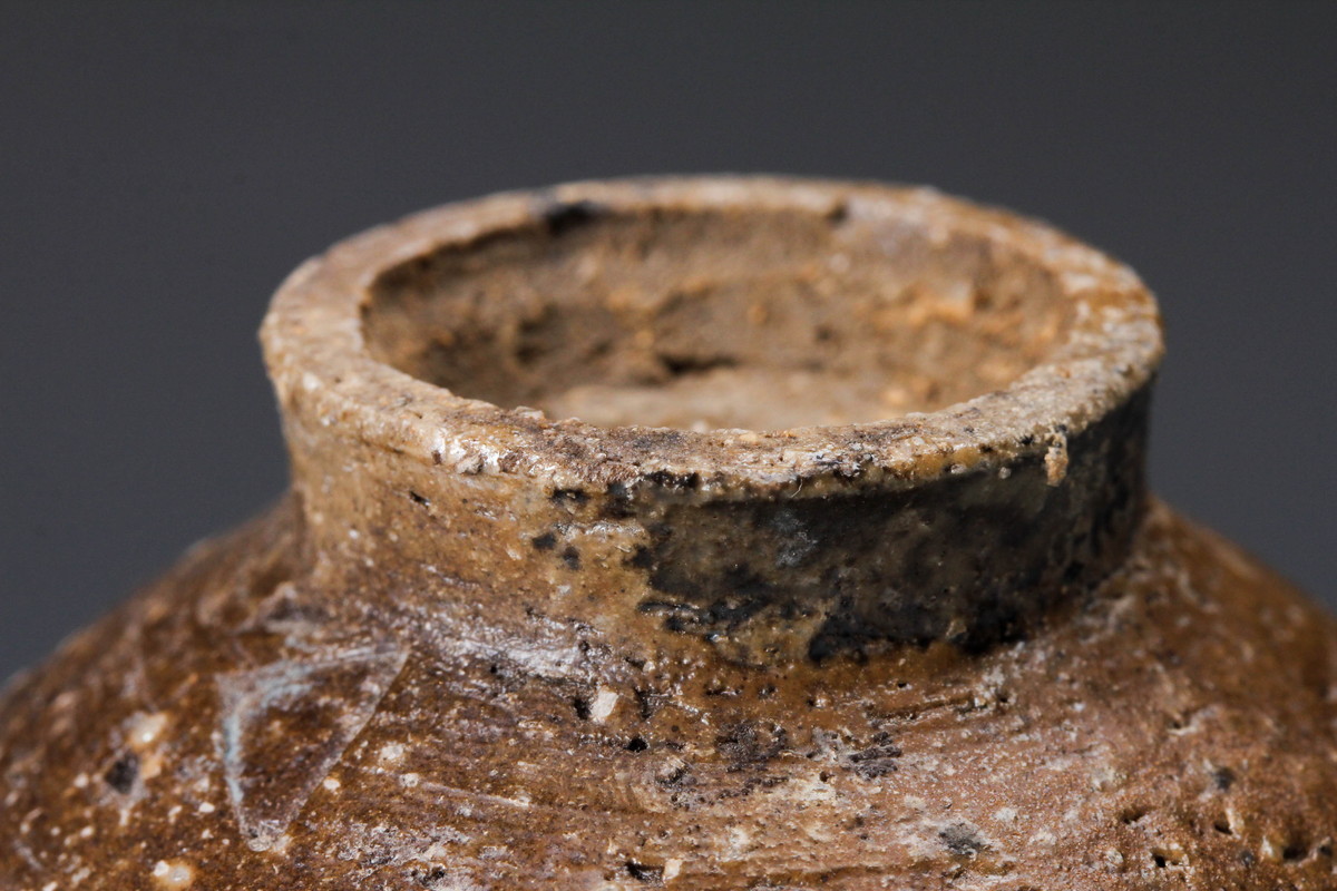 【佳香】寺島裕二 灰釉酒呑 共箱 共布 栞 本物保証_6