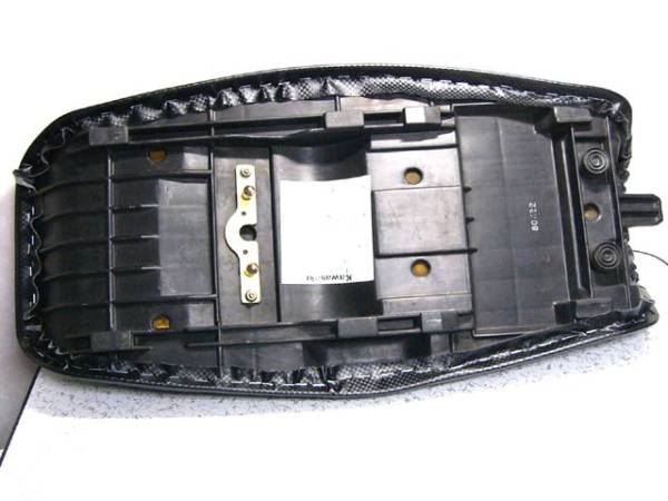 □カワサキ GPZ1100 水冷 ZX-1100□カーボンタイプ張替済シートです。