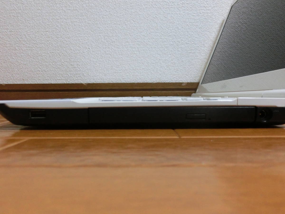 富士通 LIFEBOOK AH47/J (Win10/15.6インチ/Core i7/4GB/SSD500GB/Blu