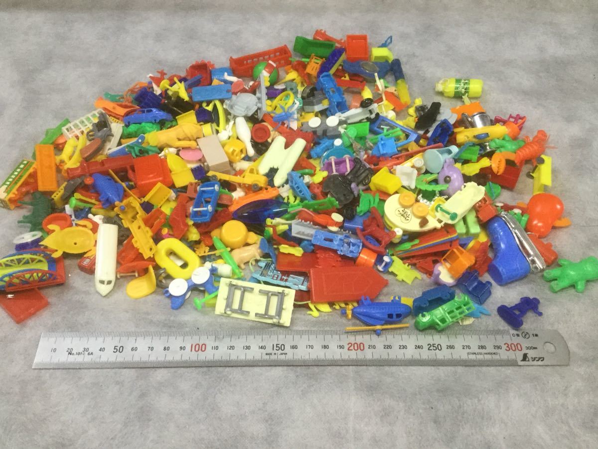 【 戦前の指人形 】　三匹の子ブタ　予備品・箱付　稀少 サ1632M◎送料無料◎当時物 古い おまけ オマケ 食玩 車 船などまとめ
