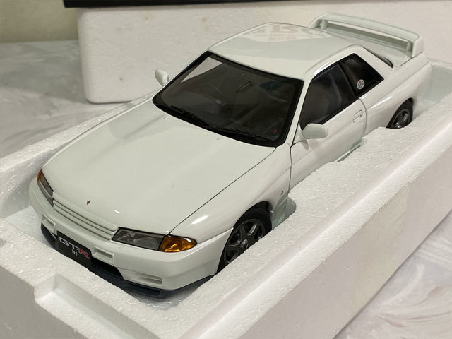 オートアート スカイライン 日産 0 AUTO 1 1/18 オートアート 日産