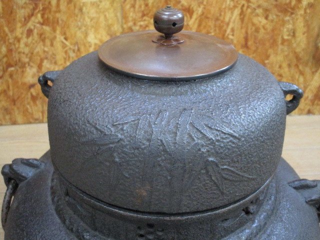 龍敏堂造 鬼面 鉄風炉釜 箱付 鐶付き 茶道具 茶釜 風炉釜 鉄釜 骨董