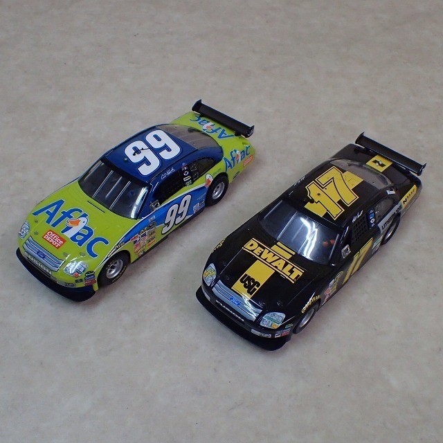 新品，限定セール SCX 1/32 2008 フォード フュージョン #17 DEWALT/#99 AFLAC 計2台set ナスカー スロットカー FORD FUSION NASCAR 未検品 10(車体)｜売買されたオークション情報、yahooの商品情報をアーカイブ公開 - オークファ 車体