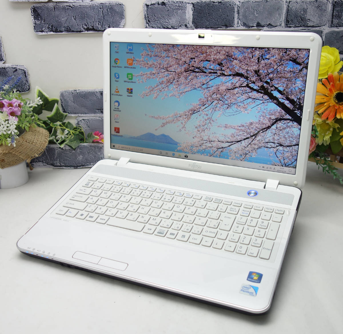 富士通 lifebook 富士通 パソコン 白 富士通 ノートパソコン PC